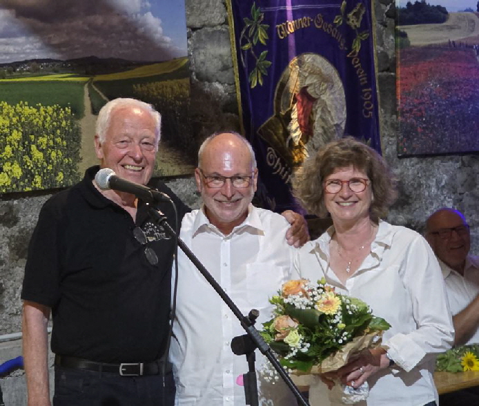 20250809 1024 Scheunenabend MGV 1905 Thuer 223126
